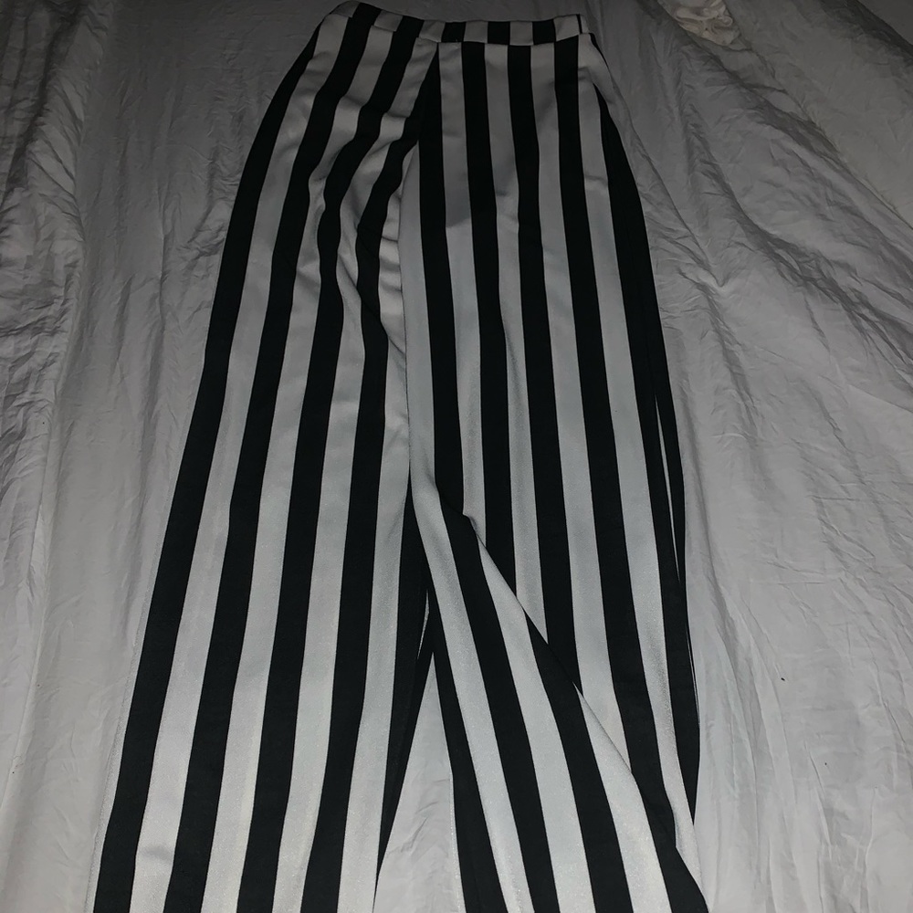 White and black striped pants flare